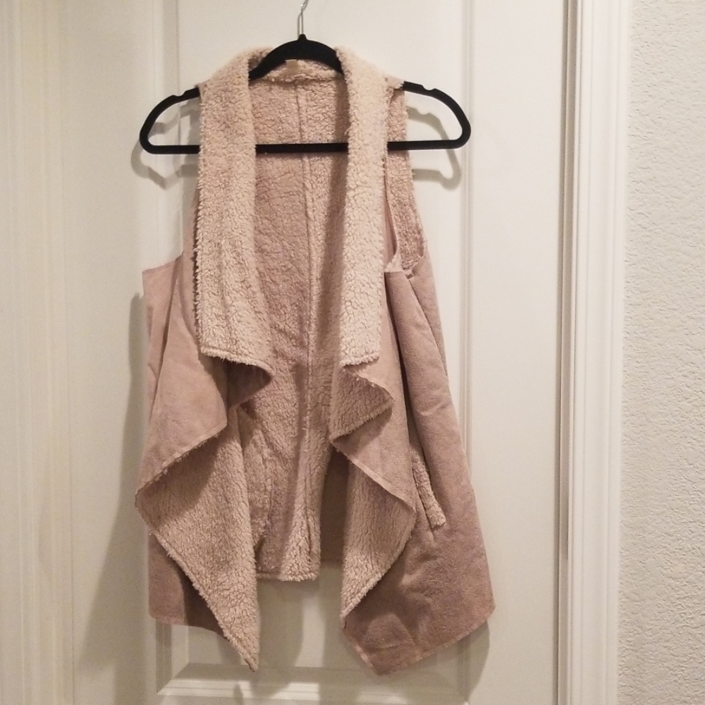 - Sherpa Vest Size M